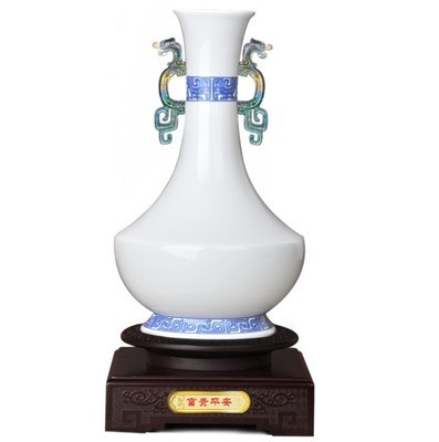 讓國瓷之光點(diǎn)亮商務(wù)心意 皇家禮瓷與旭雅禮品的禮品哲學(xué)——探秘廣州禮品公司的工藝精品設(shè)計(jì)之道